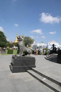 Bilde av brosestatuer