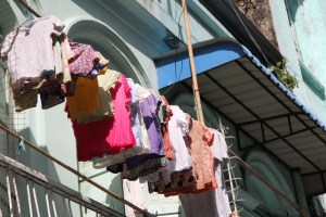 Bilde av klær som tørker.